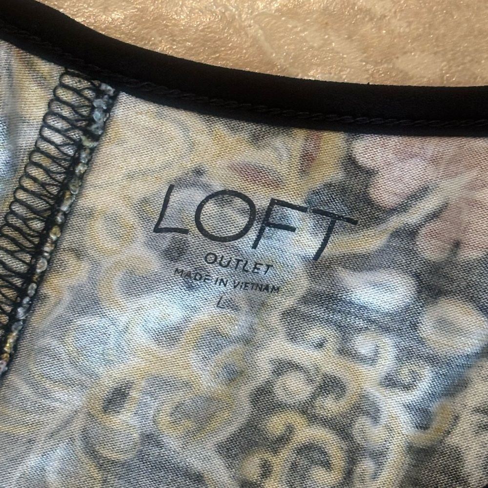 5/$25 Loft Floral Sleeveless‎ Tank Top - Picture 2 of 5